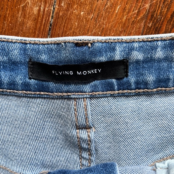 Distressed Jean shorts - Picture 4 of 5